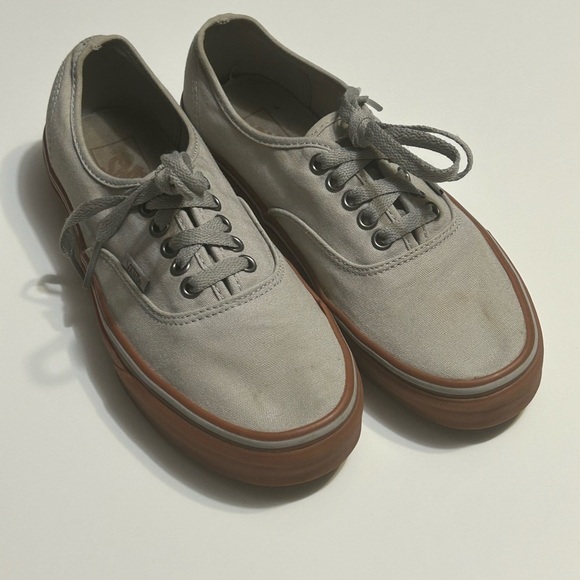 Gray Vans With Gum Soles Size: 7 Mens 8.5 Womens - Picture 1 of 9